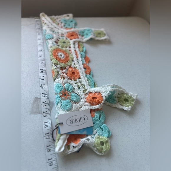 NWT CIDER Crop Top Colorful Crochet Floral Top Medium - Picture 9 of 9
